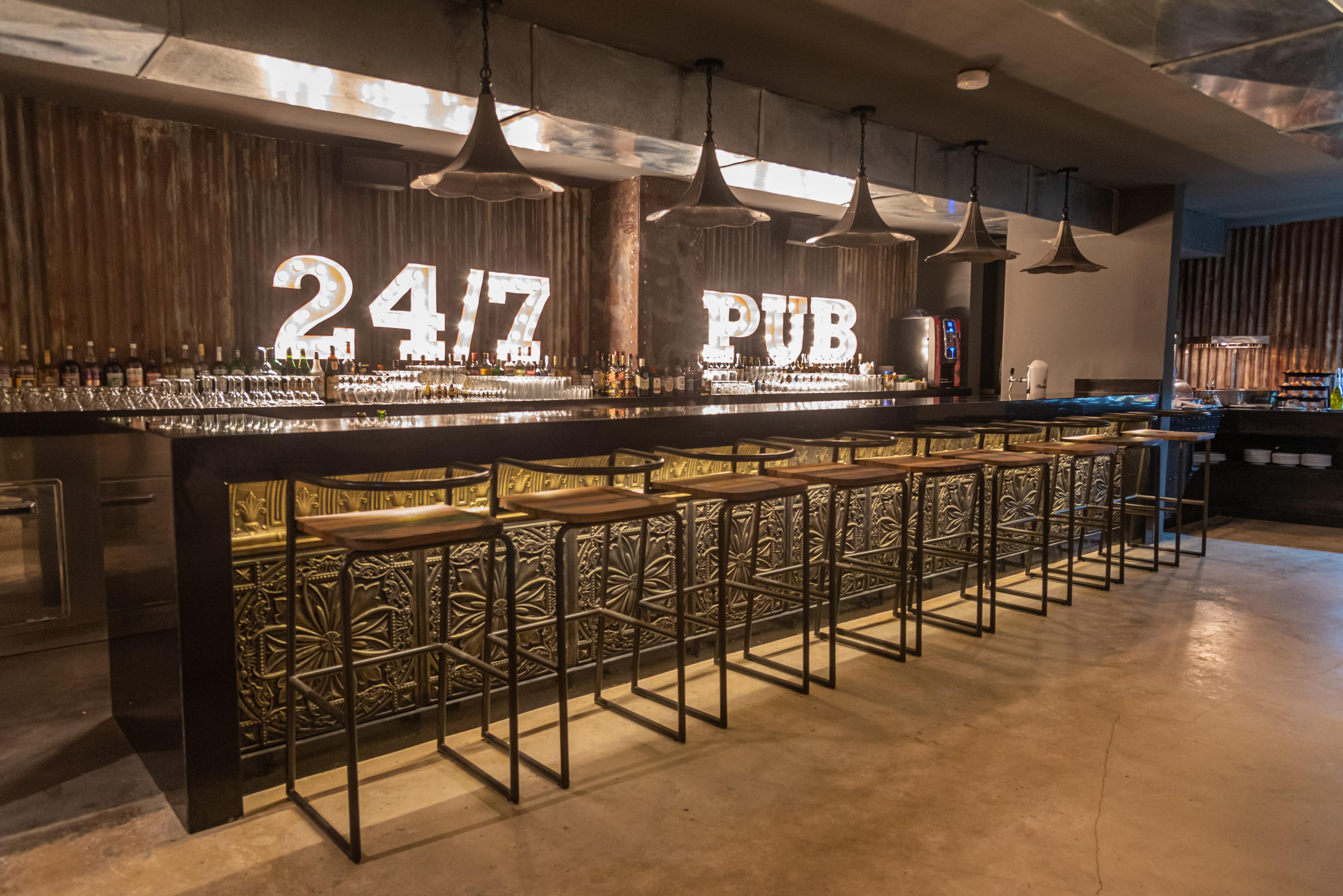 Grand Bavaro Princess (Adults Only) Zewnętrze zdjęcie 24/7 Pub