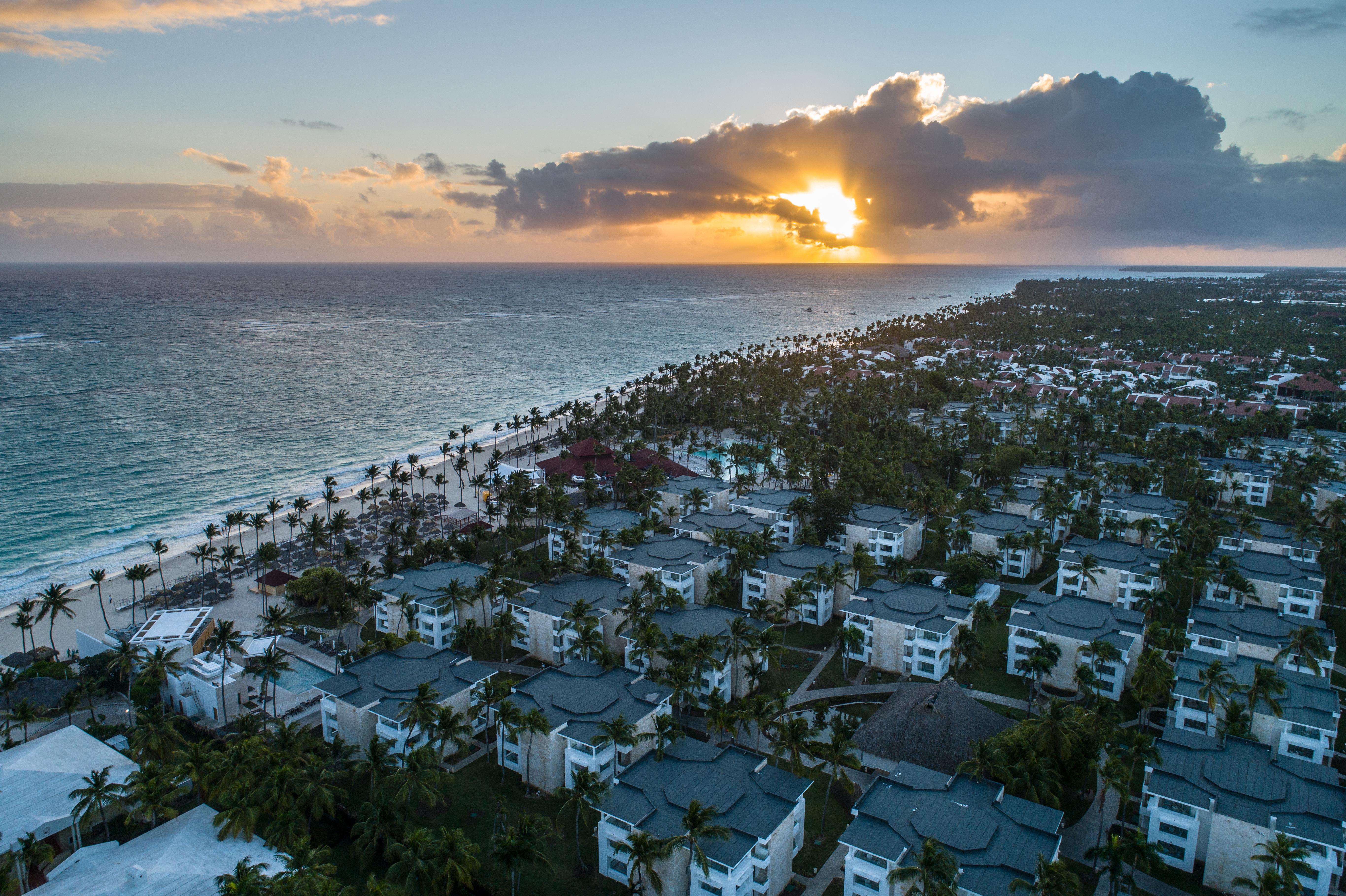 Grand Bavaro Princess (Adults Only) Zewnętrze zdjęcie Aerial view of the town